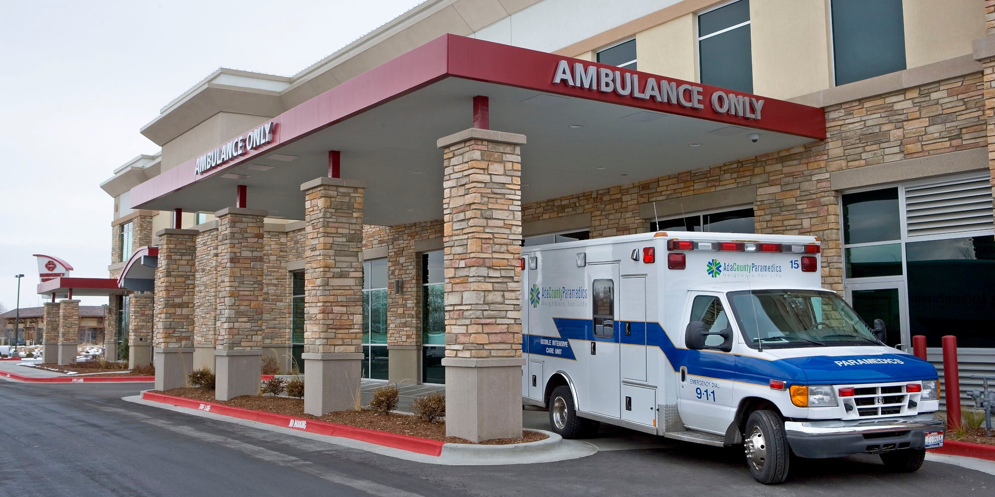 emergency and trauma care, Emergency, trauma care center, emergency room
