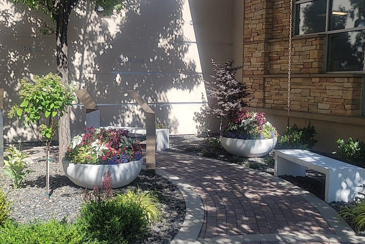 COVID Gardens Remember Lives Lost During the Pandemic